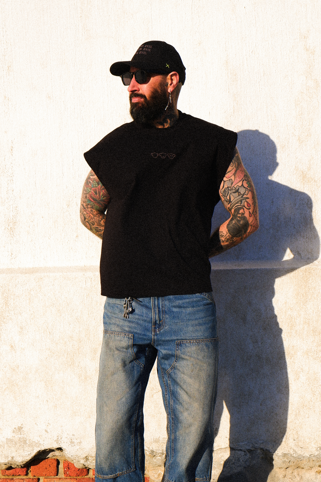 SLEEVELESS OVERSIZED BOXY TSHIRT - BLACK