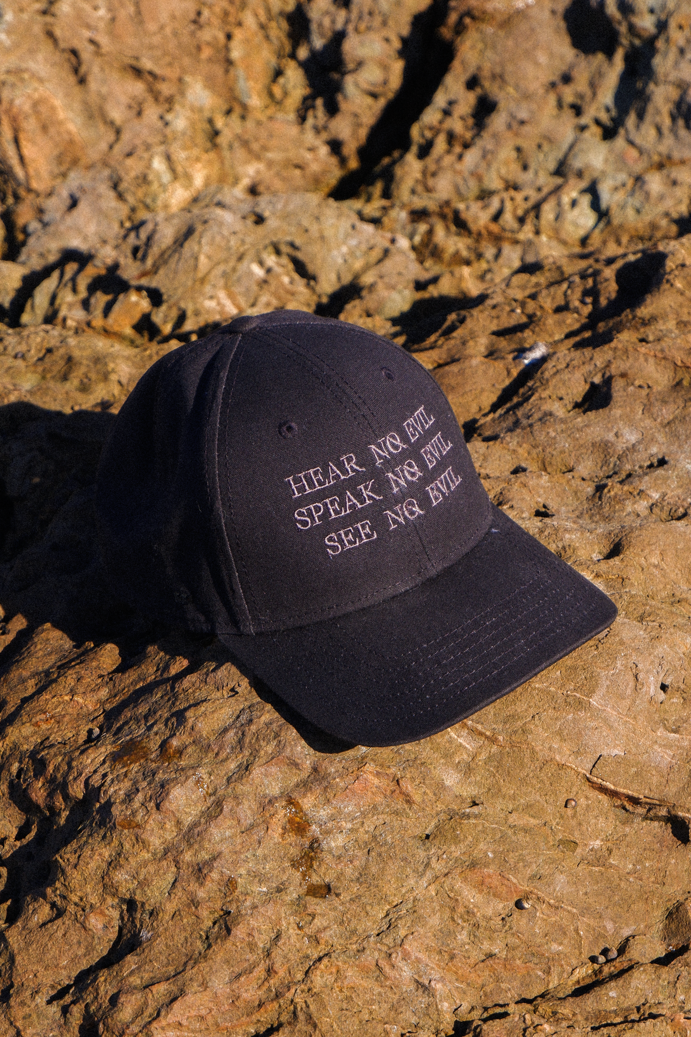 CLASSIC STRUCTURED CAP - BLACK