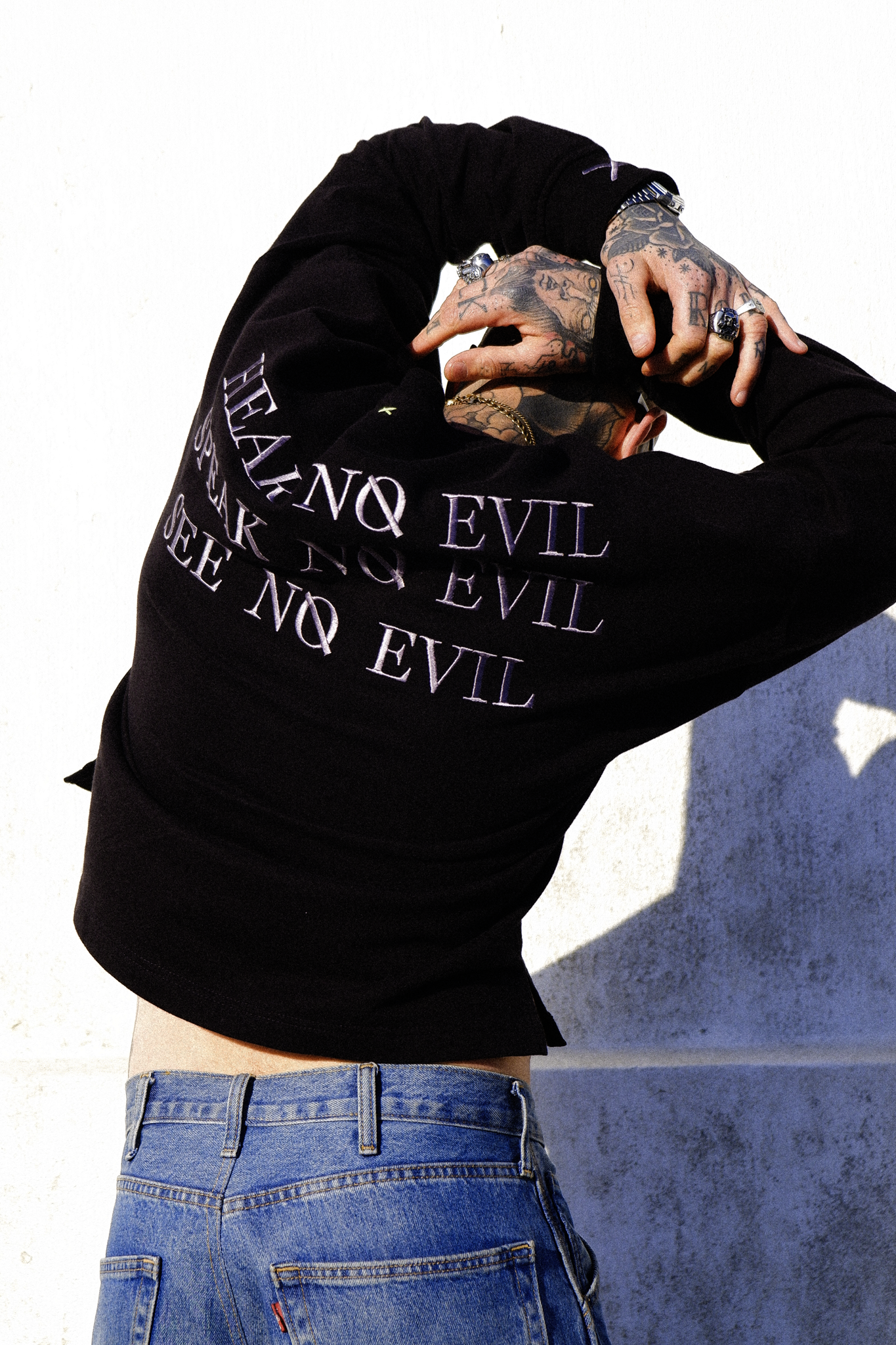 LIGHTWEIGHT OVERSIZED CREW NECK TOP - BLACK