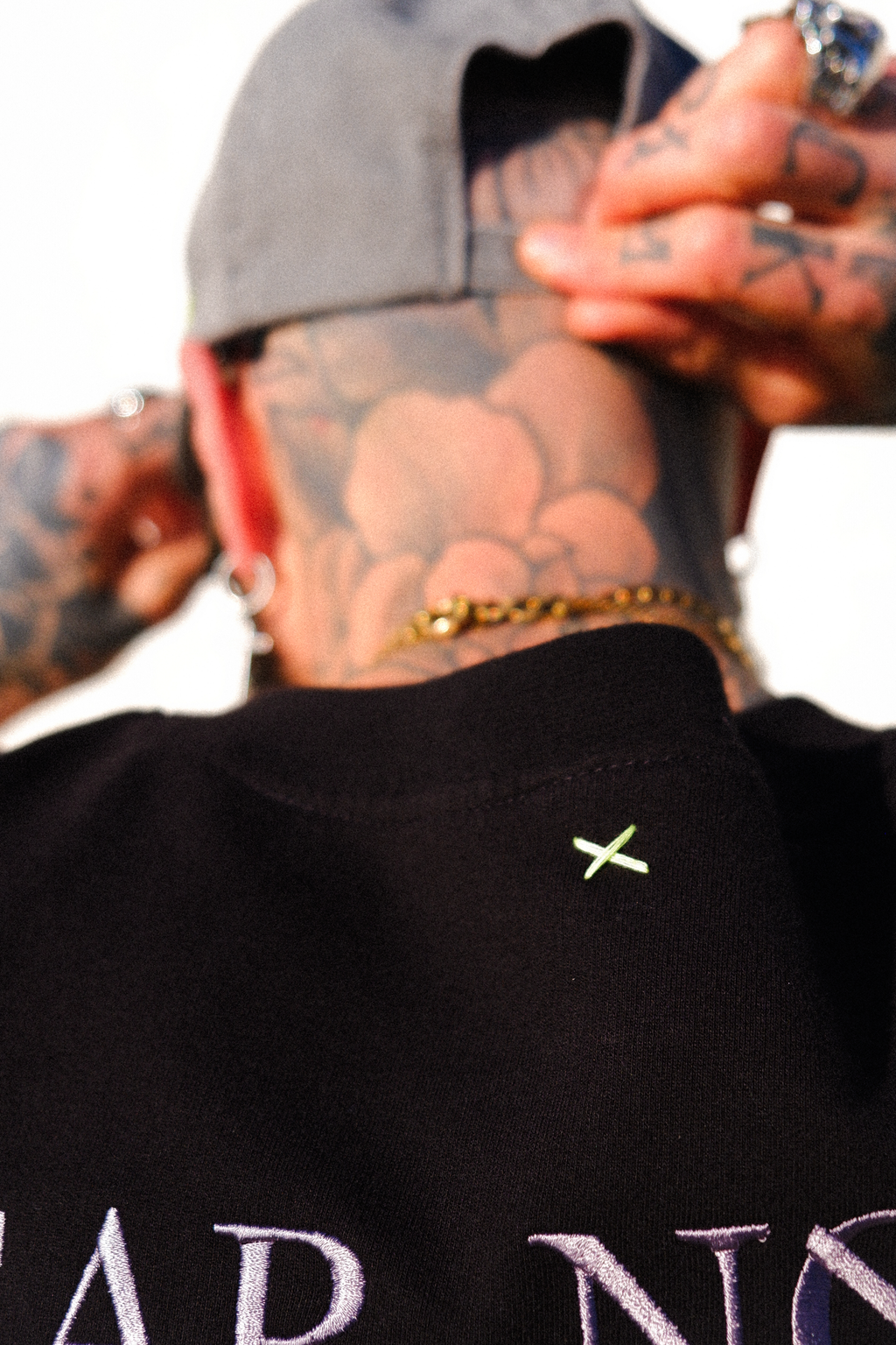 LIGHTWEIGHT OVERSIZED CREW NECK TOP - BLACK