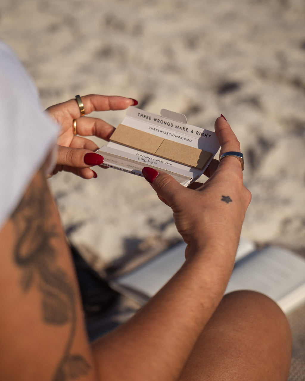 KING SIZE SLIM ROLLING PAPERS + TIPS